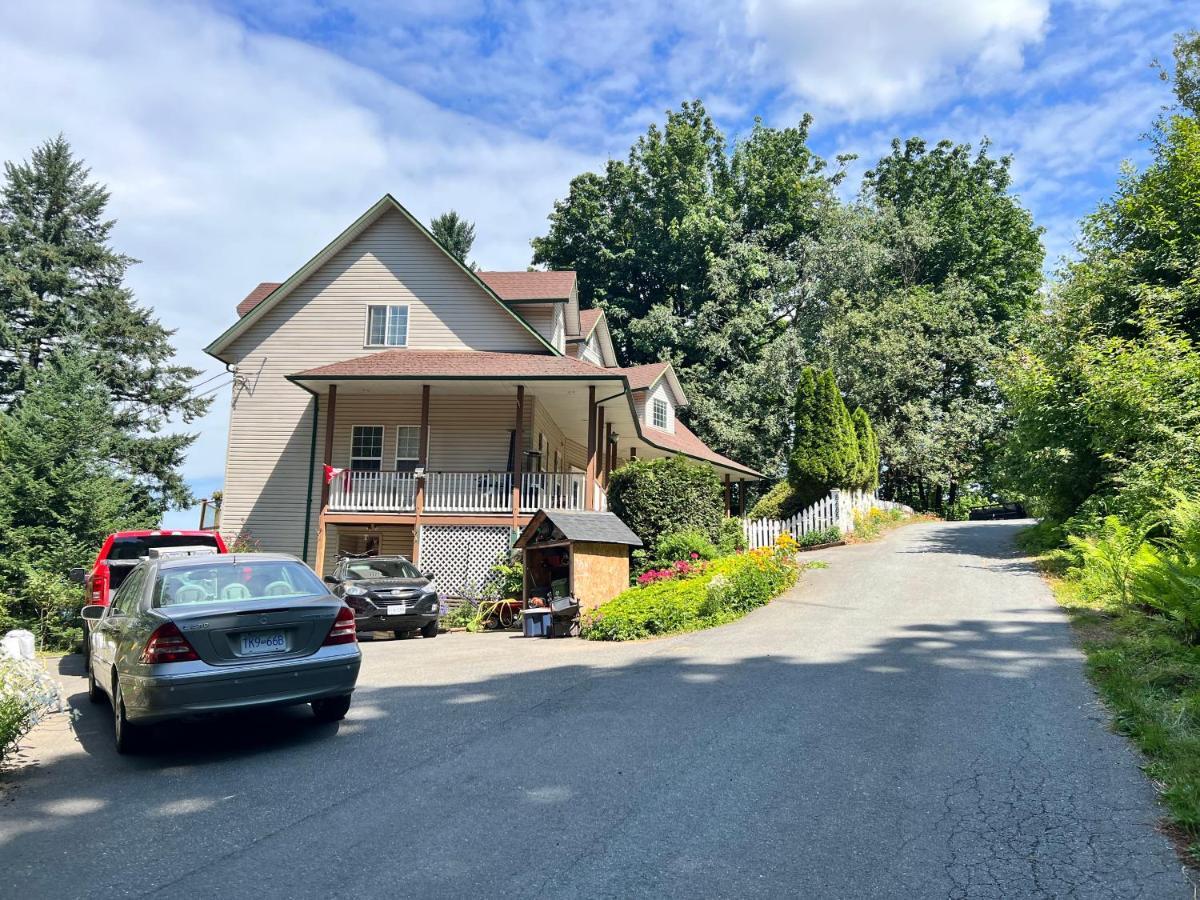 Chilwack Mountain One Bedroom *